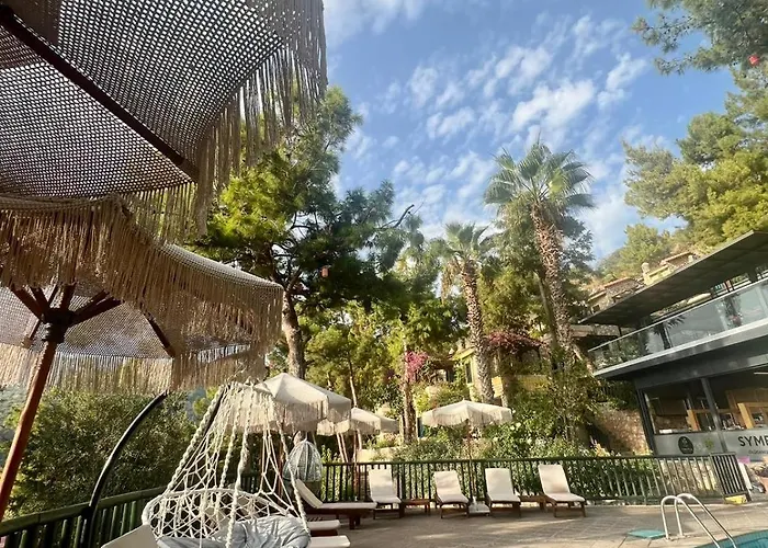 Hotel Symbola 3*