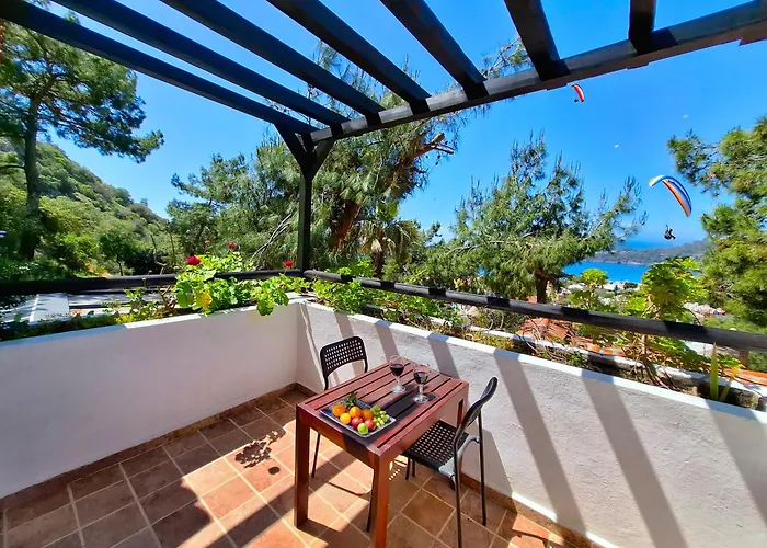 Hotel Symbola 3*