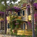 Ξενοδοχείο Symbola 3*