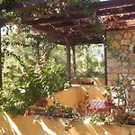 Symbola Ξενοδοχείο 3*