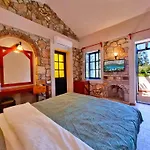 Hotel Symbola 3*
